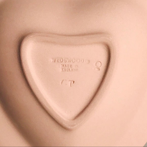 RARE VTG 1970s Heart Wedgwood Jasperware Heart Tray Lilac NEW Condition - Picture 4 of 13